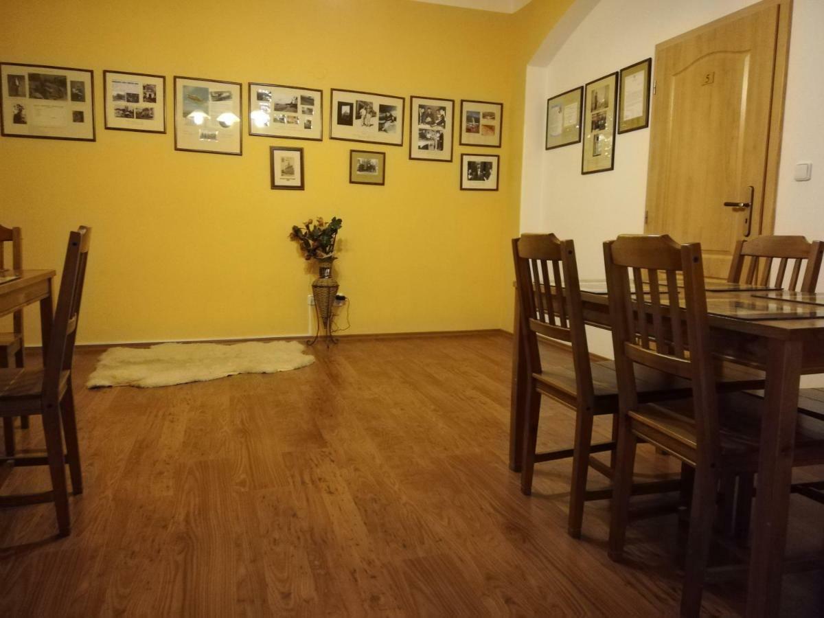 Pension U Kostela Cesky Brod Exterior photo